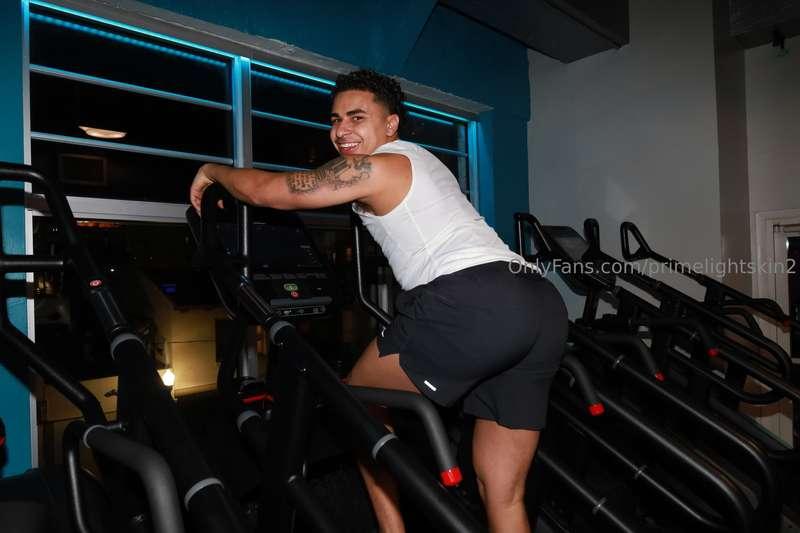 Wanna work out with me or work me out 😜  💦