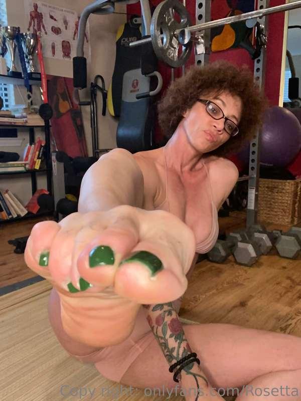 feeturing Rose 🌹