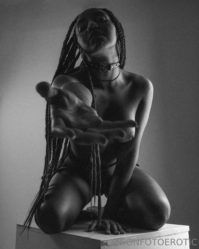 @margmart13 y @lavirgenarrecha juntas en una sesion muy cali..