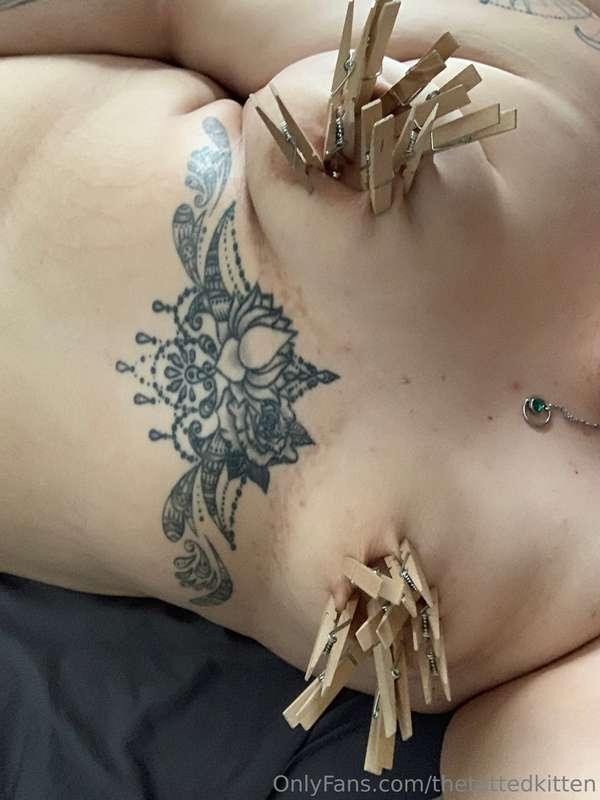 Clothes pegs on my nipples and covering my tits 😍 Pain is so..