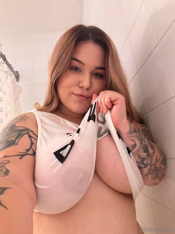 Wet t shirts are sexy right? 😏