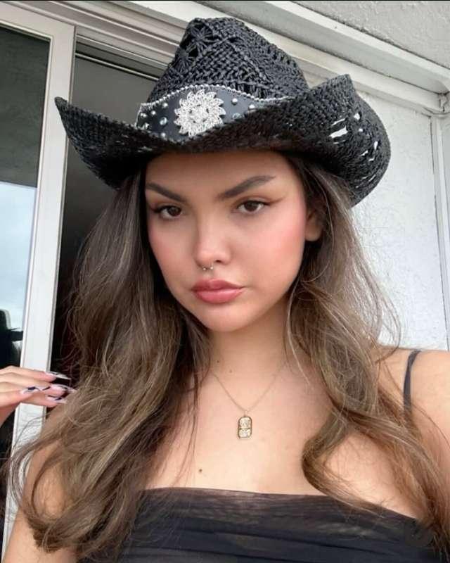 Can you imagine this pretty face with loads of cum all over ..