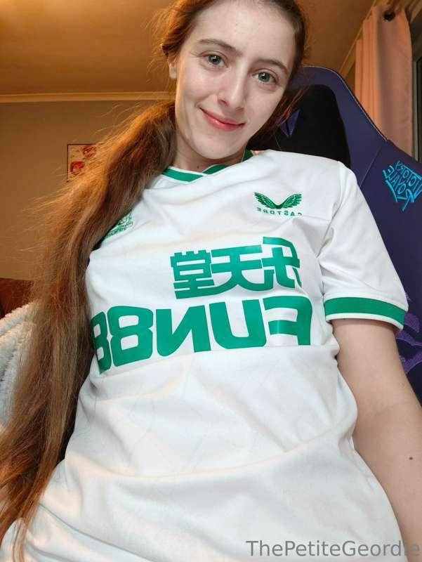 Do you like it when I wear football shirts? 
Hoping for a be..