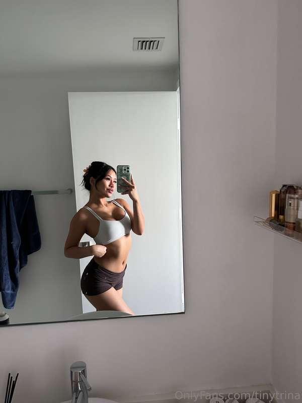 Fit check and feeling fierce 🖤 What do y’all think?