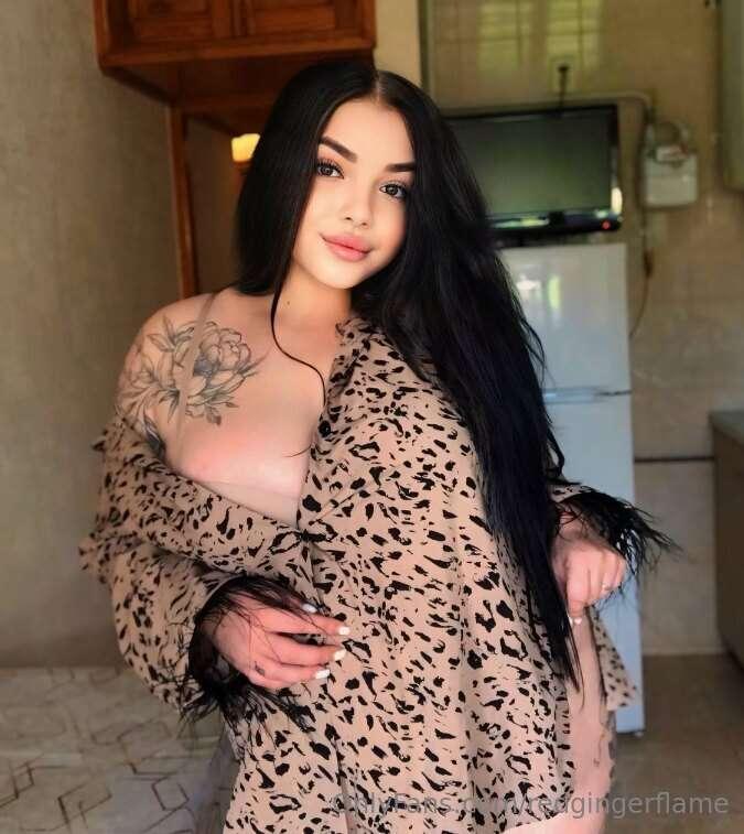 Tiny babe @mi1ana
home alone and bored now🔥 
She wants to sh..