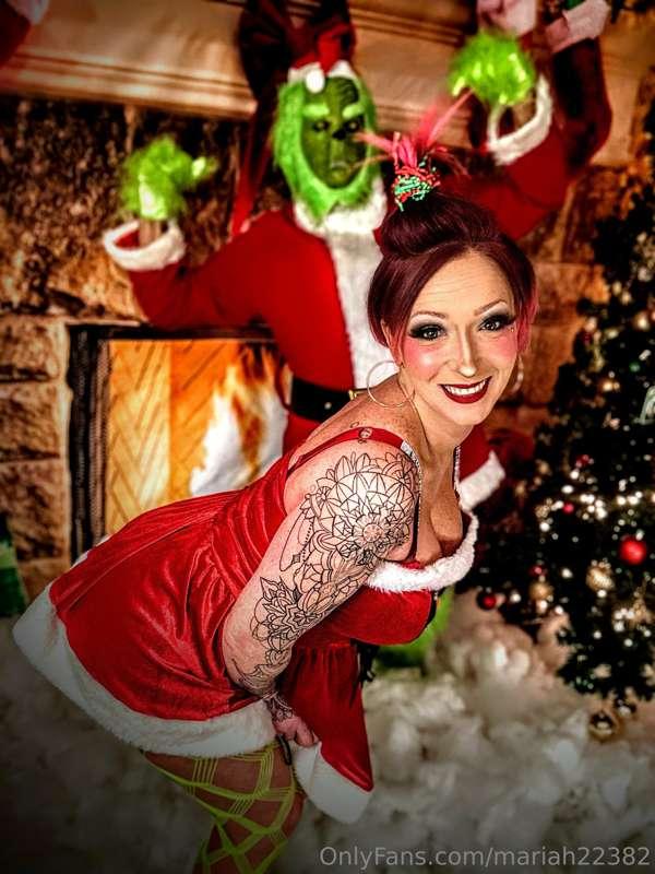 Merry Grinchmas!! I had to sneak down to Whoville and remind..