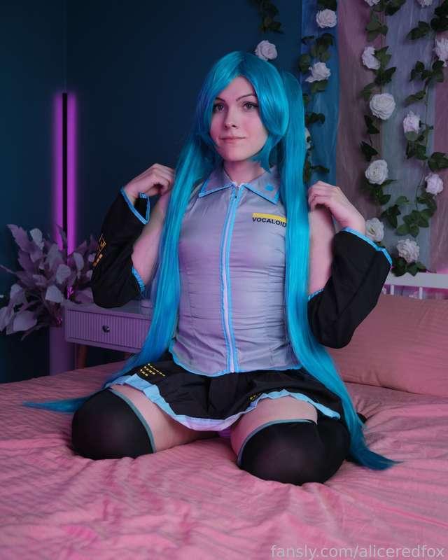 aliceredfox image #2