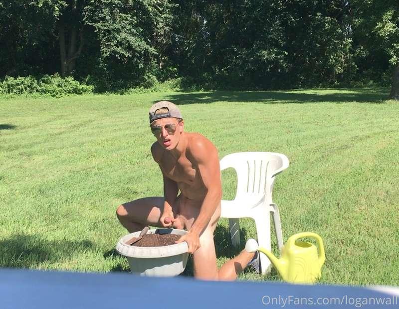Pics of Me Planting some Seed 🌸