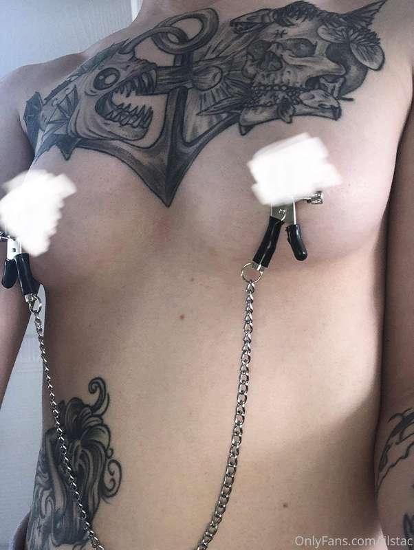 🖤 23, petite, tatted/pierced 🖤
sub to her OF to see uncensor..
