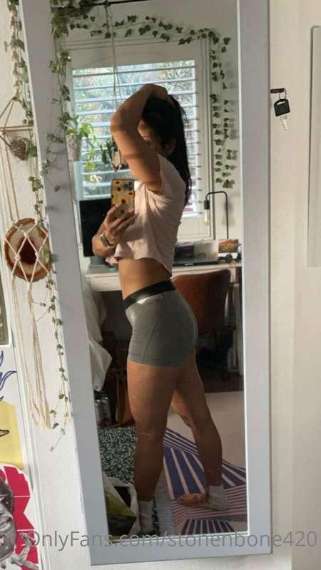 selfie in Nike pro shorts