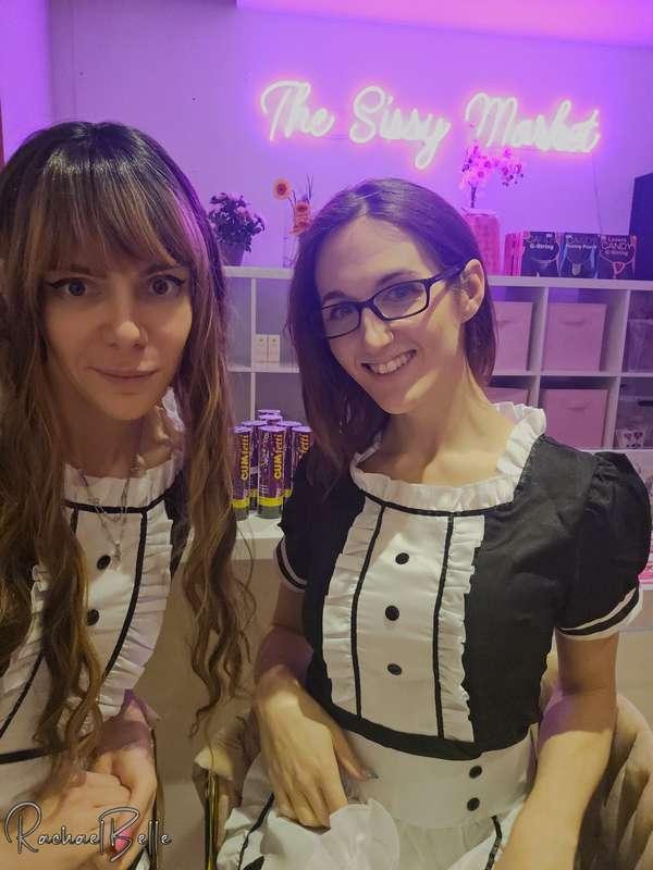 Just getting cozy in the Sissy Market with @sissyjoyce 😘