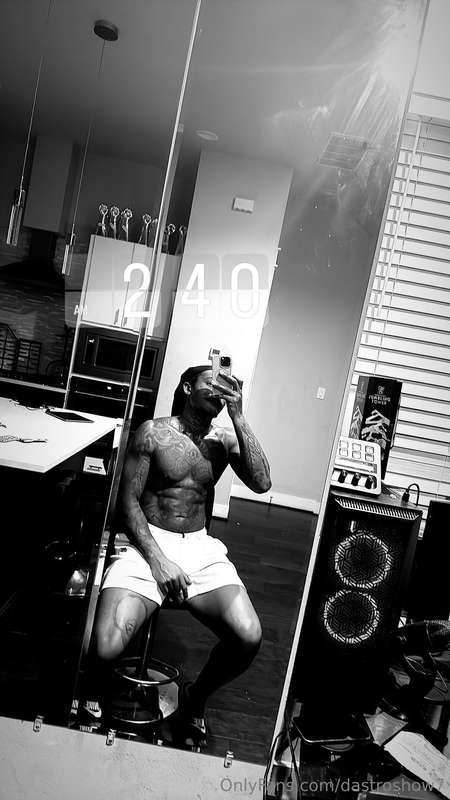 Keep da comparisons 📺 this Da-Stro-Show 🎞️🫵🏽There will never..