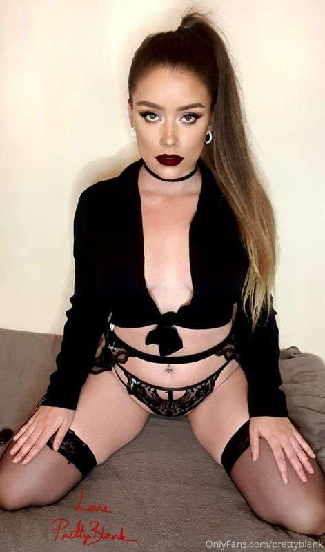 It's Thoughts Off Tits Out Tuesday!🤪 

I've been a little sw..