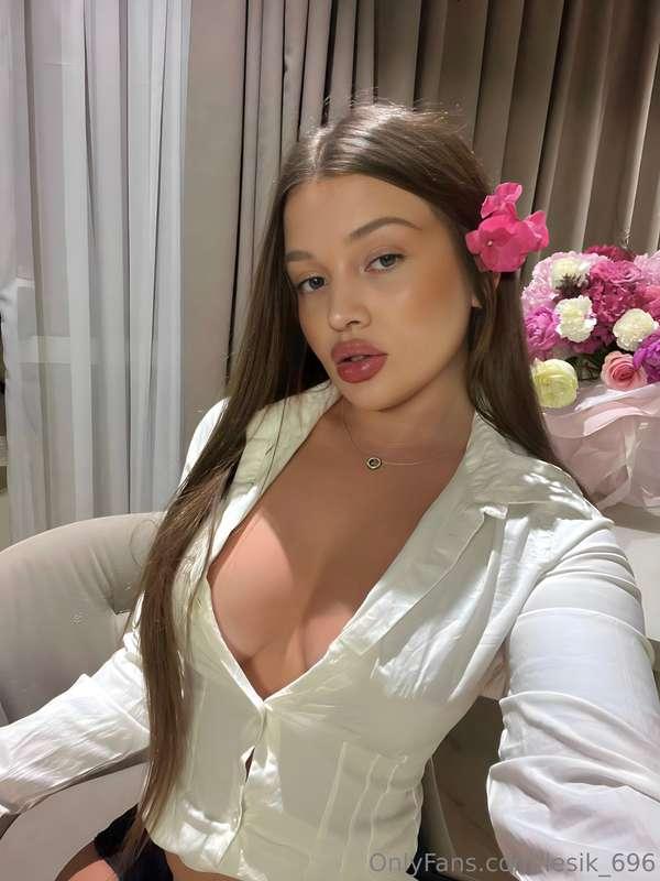 If I have a bouquet of flowers in my house, I won't let it j..