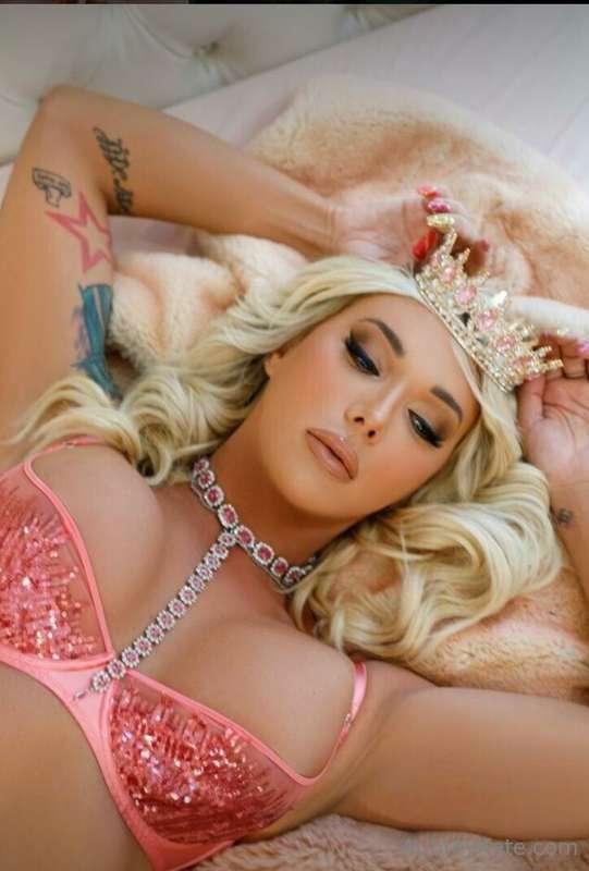 Hey babe! I’m going live next Thursday (September 5th) at 8:..