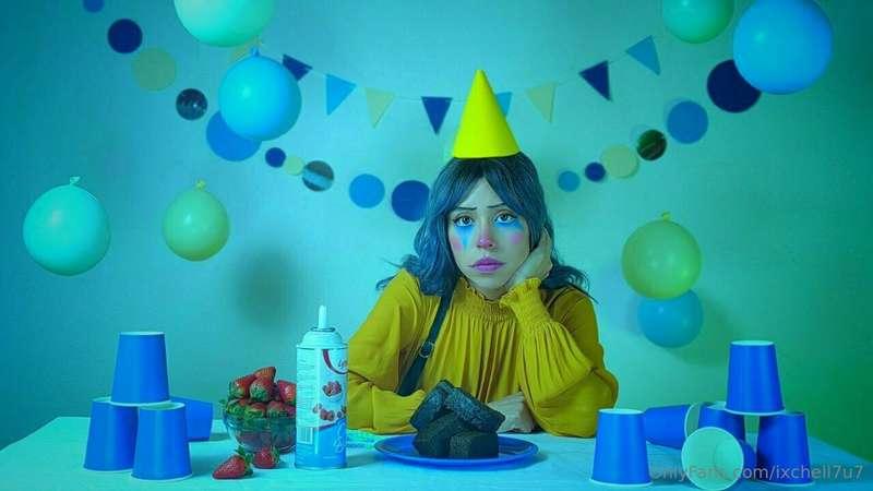 Holi :3 ayer fue mi cumpleaños y me hice estas fotitos 💙 que..