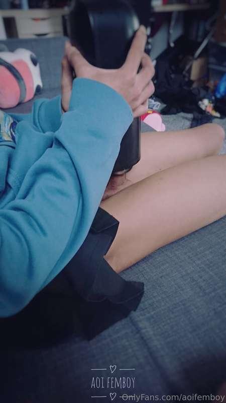 My boyfriend got me this weird toy. It feels so strange, a s..