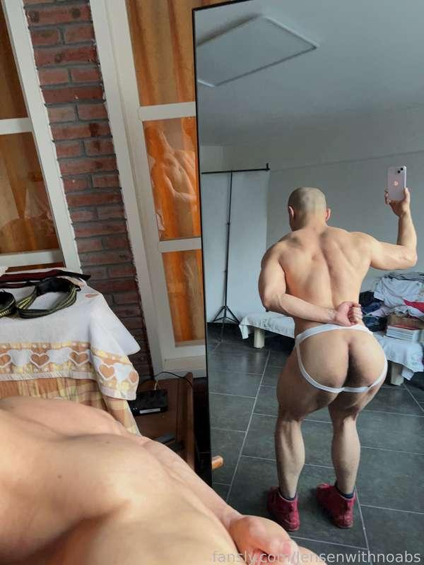 jensenwithnoabs image #1