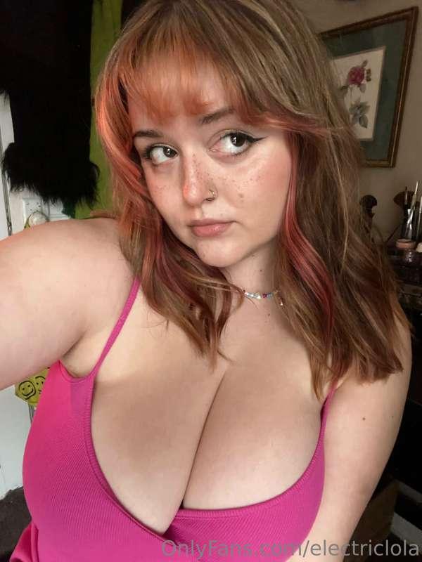a little sassy SFW selfie lol 🥴😇
*but*, it’s been a while si..