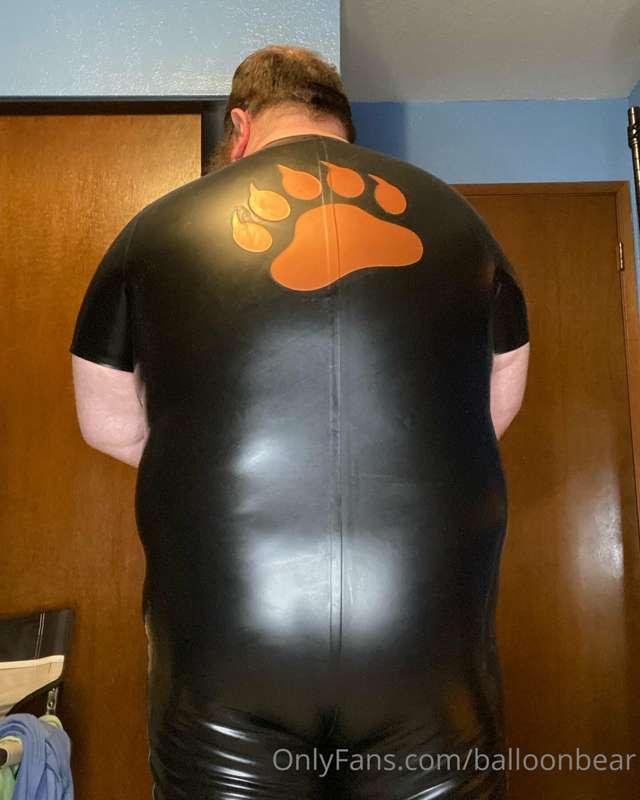 Damn I love the way this feels on me…