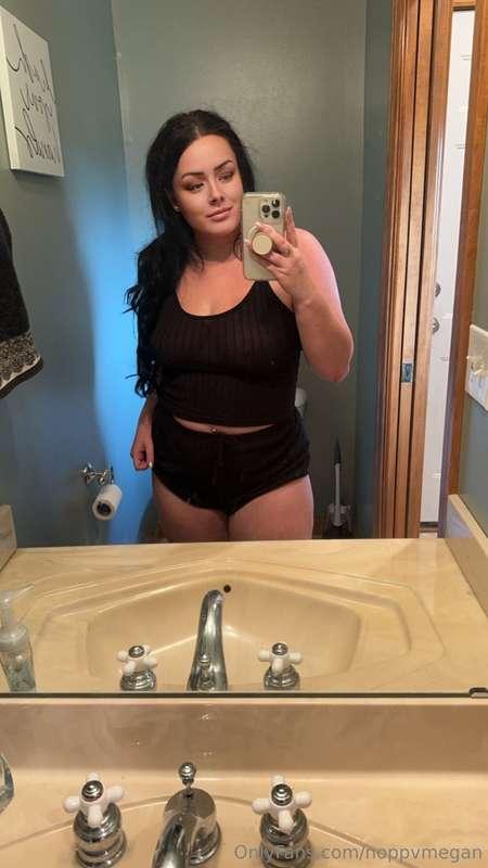 Swipe for a surprise… lazy day after my big night 😈😈😈