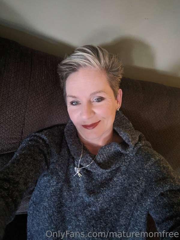 Come over to the paid page for lots of naughty nasty mommy f..