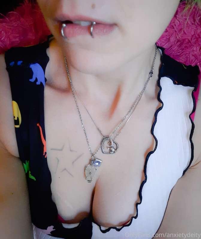 I'm gonna start posting regularly again very soon!!! Trying ..