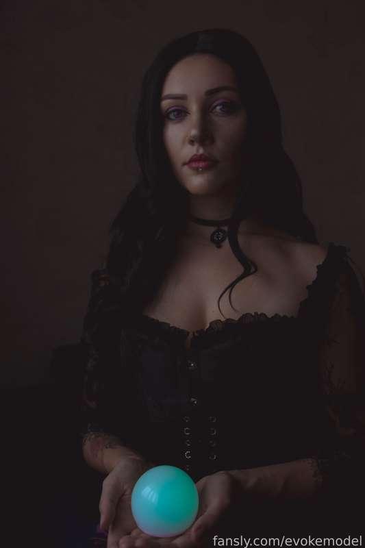 I'd like to show you my riding skills, Witcher. I think I've improved, just as I'm sure you have with your mighty sword... ;)
-
#TheWitcher #YenneferofVengerberg #cosplay #roleplay #hdphotos #boudoir #corset #blacklingerie #blacklace #redlipstick #purpleeyes #eyecontact #softcore #softporn #intimate 