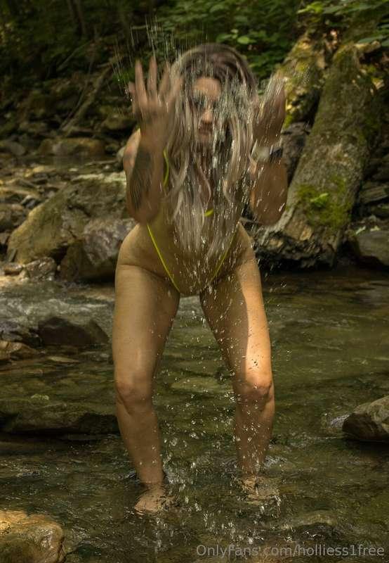 holliess1free image #6