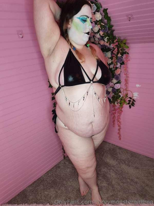 Who's ready for a sexy Jerk Off Instruction and two Small Pe..
