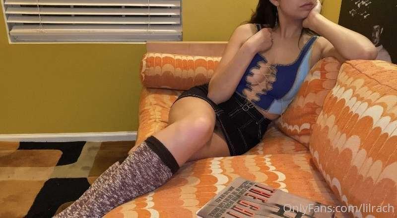 who wants this video of me sucking dick until i get my mouth..