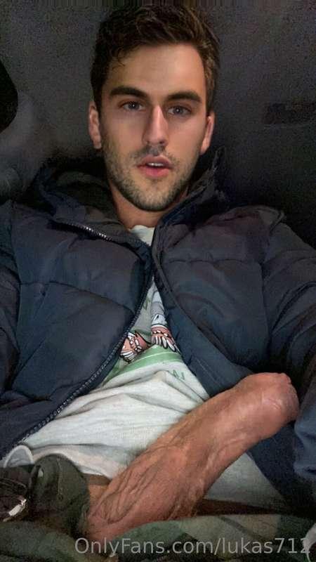 lukas712 image #0