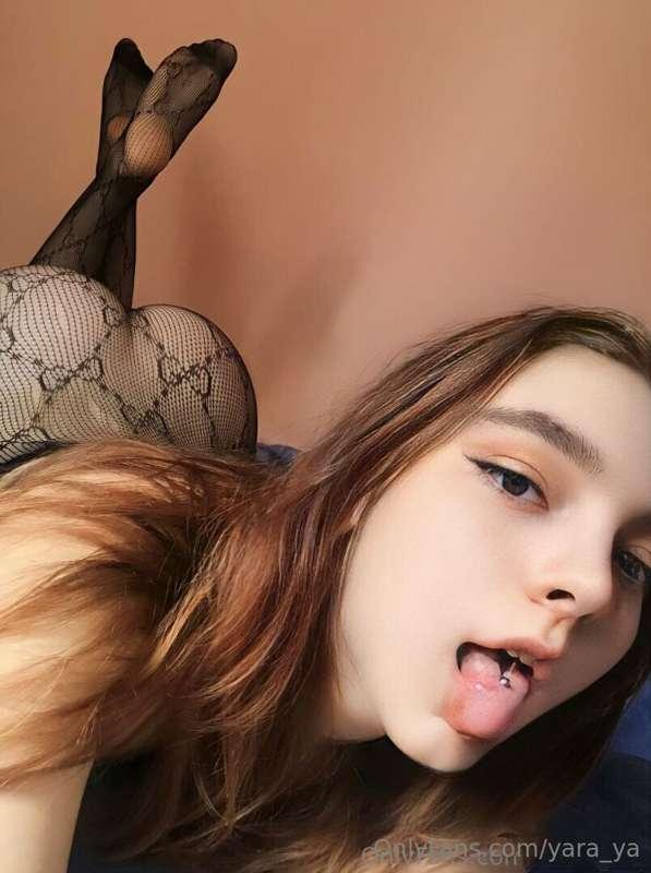 Free sub 🔥 @elfie_effy this busty horny ❣️18YO❣️girl loves j..