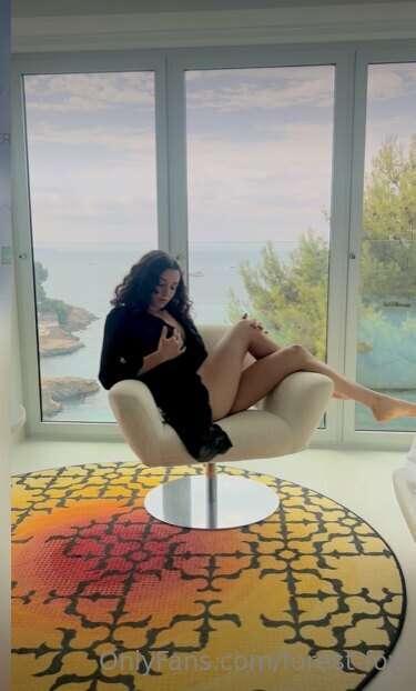 Perfect chair for you to bend me over😜