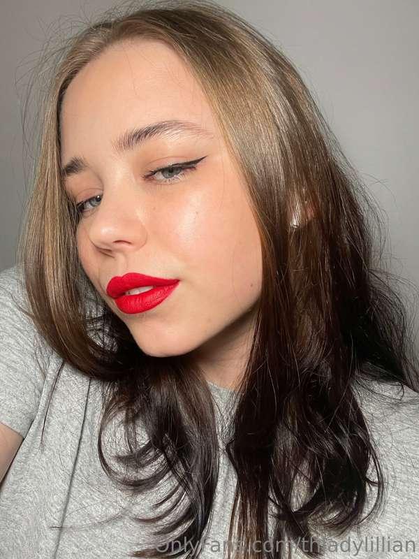 Perfect red lipstick 💄