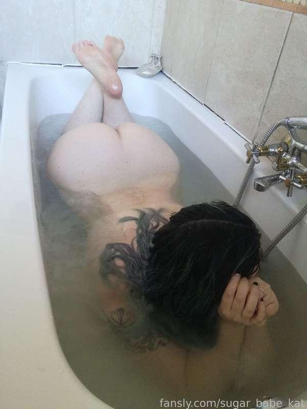 Its bath time! Come join me while the water is warm x