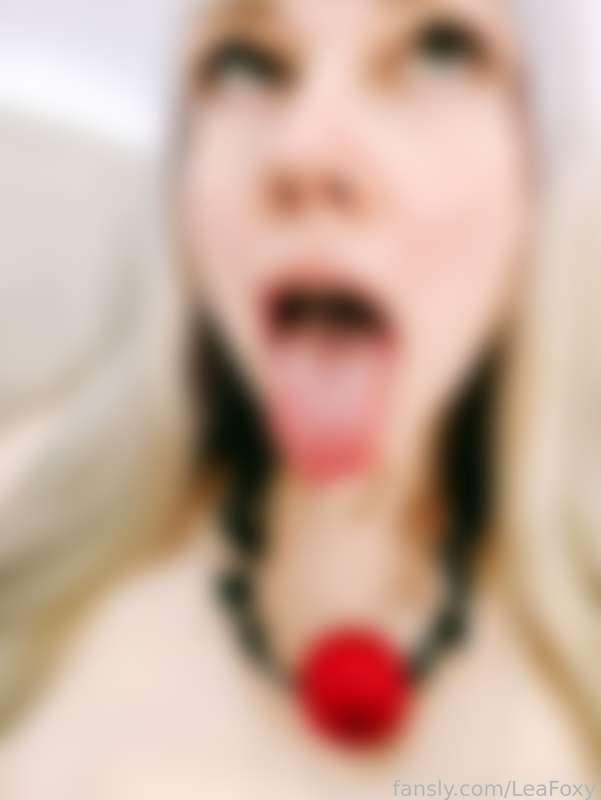 Isn't this a perfect face to cum on? 🥵💦

#ahegao #ballgag #drool #cumonface #submissive #switch #tongue #cumslut #kawaii #spitplay

