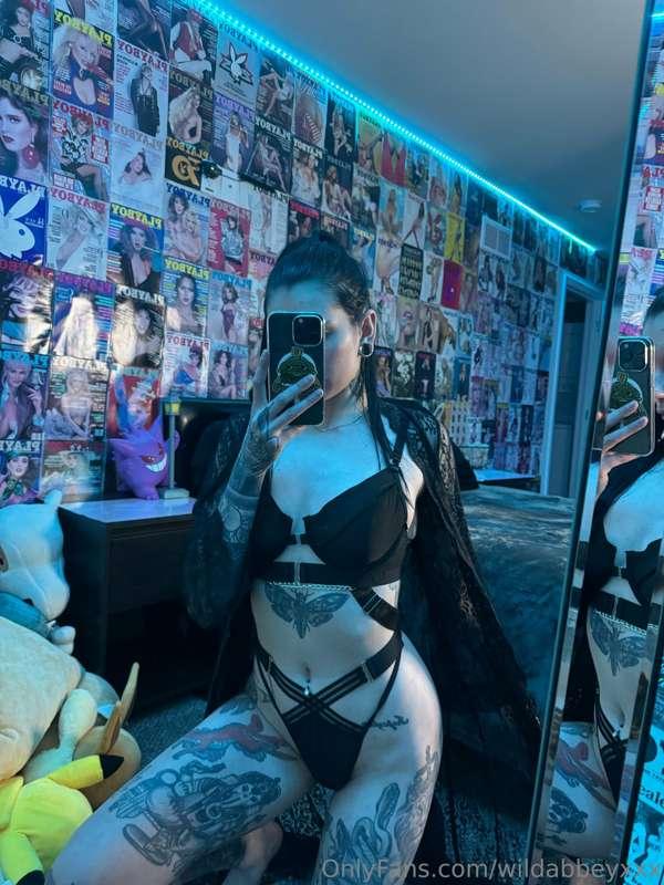 😈