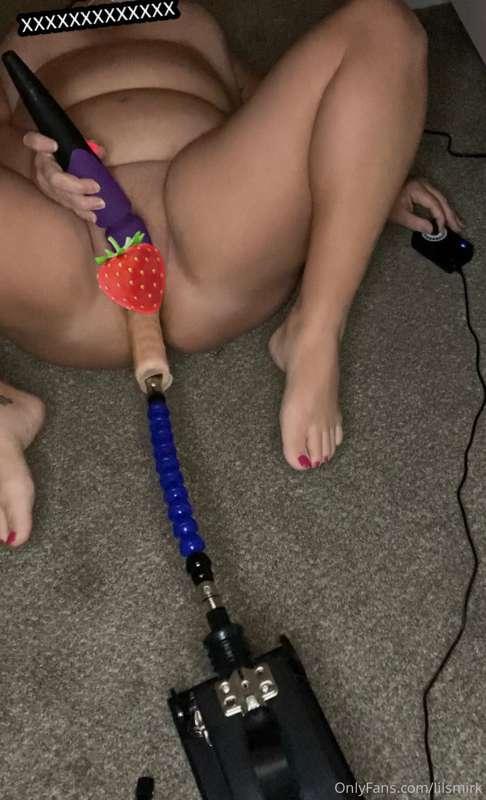Wanna see my pussy get destroyed by my fuck machine?!? All m..