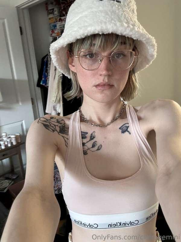 Would u kiss me 😊