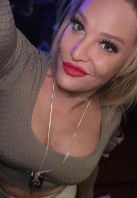 sexyalexitime image #0