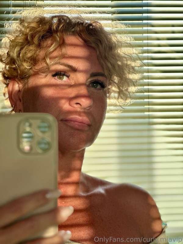 Feels like fall is humming its songs 💕