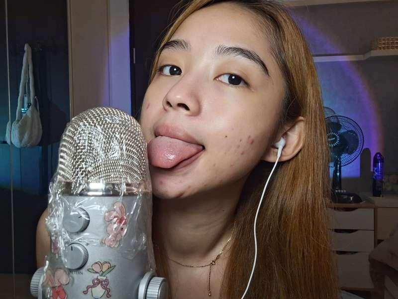 New mic licking with slurping sound is up!