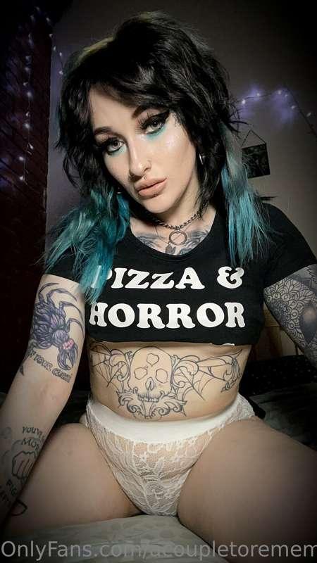 Pizza, horror movies, and chill? 😘🖤