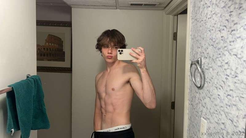 xxxgriffin image #0