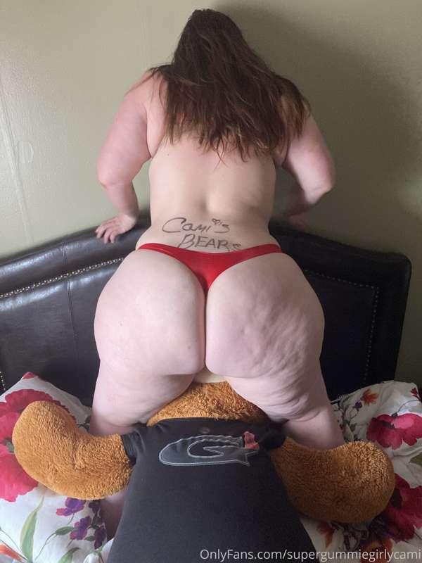 Happy Monday my ❤️‘S‼️‼️‼️ Who wants a spot on 🍑 Wall⁉️ 3$ T..