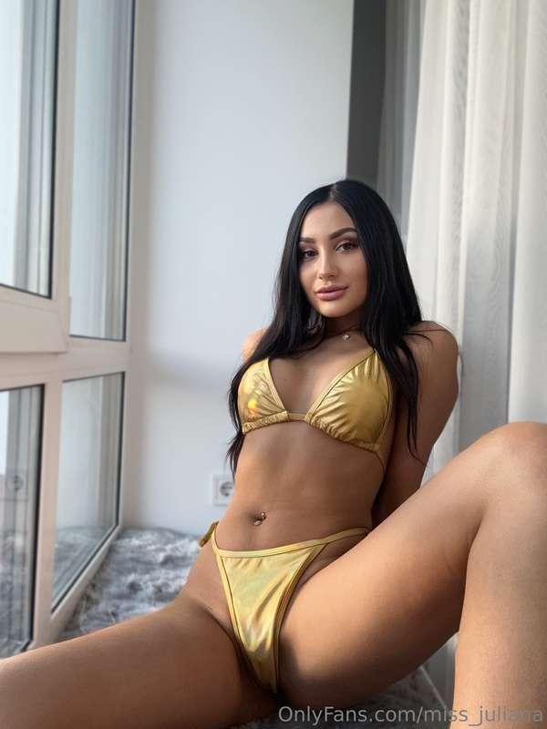 Where's the weirdest place you've had sex?👀I rode a dildo ri..