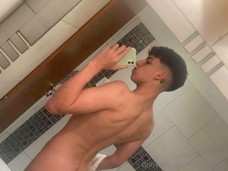 💣#FREE #FREE #FREE💣

HELLO BABY, I'm @IANHOTT26 🍆

  🔥free l..