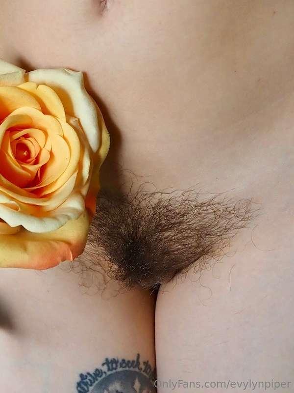 HD bush. Hope you enjoy this ultra close up 💋