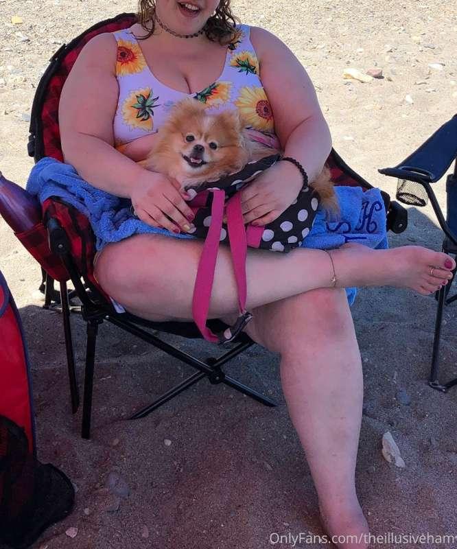 Random pic with my pupper 😂 but I wanted to show it to y’all..